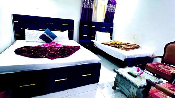 Islamabad Piece, Buchen Sie  Hotels in Balochistan mit Parkplatz, Parkplätze