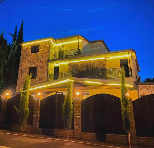 Art Villa Kotekhi, Buchen Sie  Hotels mit Pool in Gurjaani, Schwimmbad