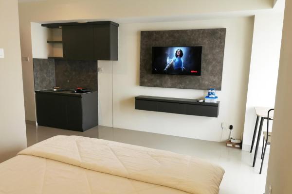 Apartemen Grand Kamala Lagoon Cozy by Lotus Property