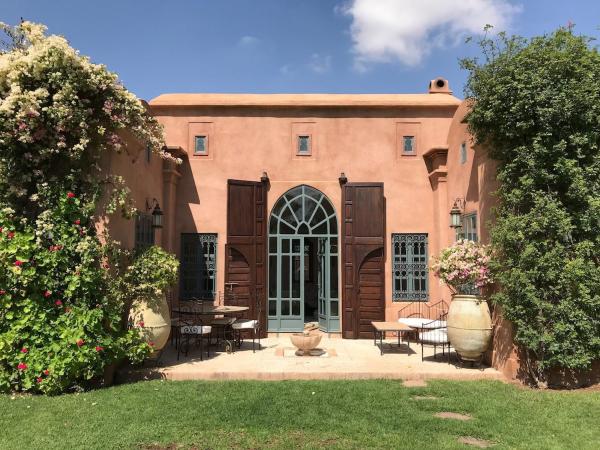 Villa l\Aziza, Buchen Sie  Hotels in Marrakech-Safi mit Parkplatz, Parkplätze