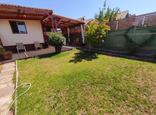 Casa completa con patio en Villa Alemana, Reserva ahora  Hoteles en Valparaíso con aparcamiento, Aparcamiento