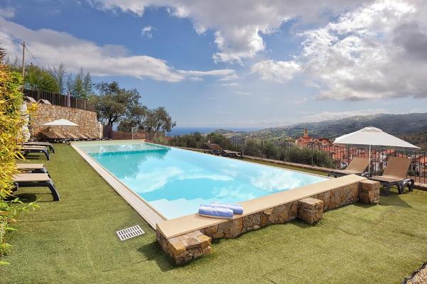 Antiche Torri - Mareri apartments, Buchen Sie Ferienwohnung Hotels mit Pool in Civezza, Schwimmbad