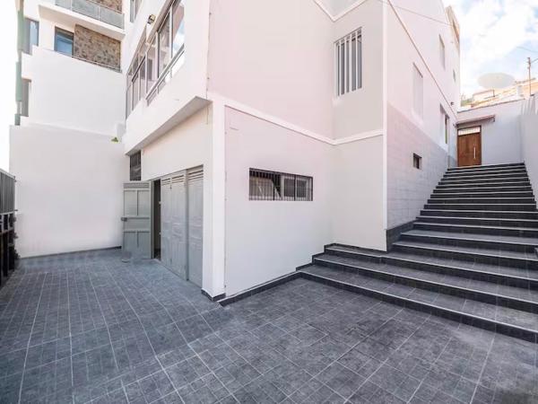 Casa Evora - Your home away from home, Prenota  Hotel a Isole Barlavento con parcheggio, Parcheggio