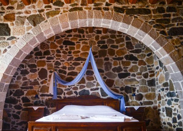 Liotridia Traditional Guesthouse Next to the Sea, Prenota  Mandrakion Pali
