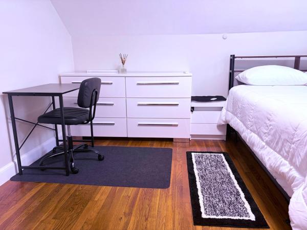 Rooms available in a Hyde Park, Boston Neighborhood, Buchen Sie  Boston Boston