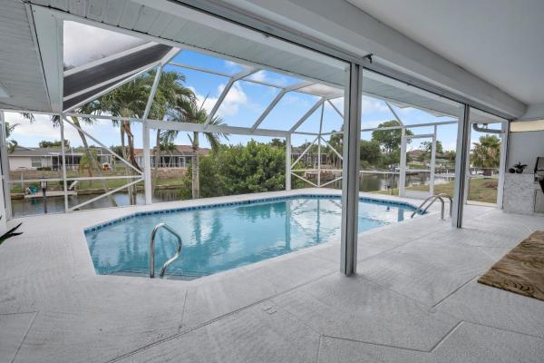 Serene Canal Views, Heated Pool & Relaxation - Villa Pelican Paradise - Roelens, Buchen Sie  SPA-Hotels in Florida, SPA