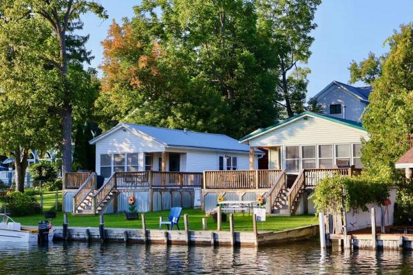 Inn Between Waterfront Cabins, Buchen Sie  Indian River 