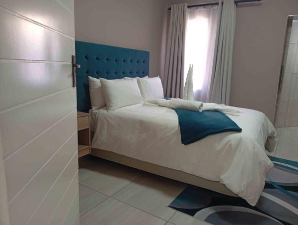 Joyful Home Bela-Bela, Buchen Sie  Hotels in Limpopo mit Parkplatz, Parkplätze