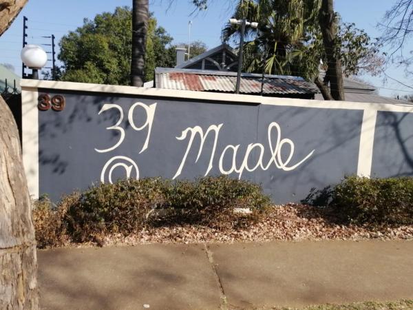 39 Maple, Buchen Sie  Pretoria 