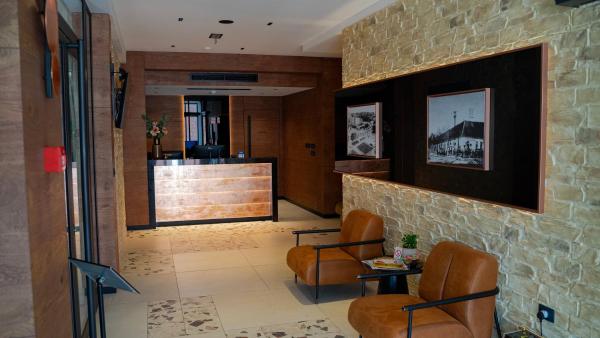Hotel Central, Buchen Sie  Inđija Vojvodina