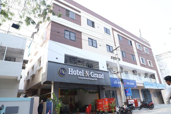 Hotel N Grand, Réserver  Hôtels à Telangana avec parking, Parking