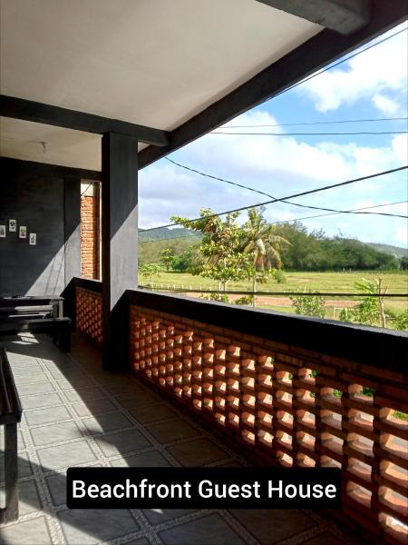 Beachfront Guest House Pacitan, Réserver  Tamperan Java oriental