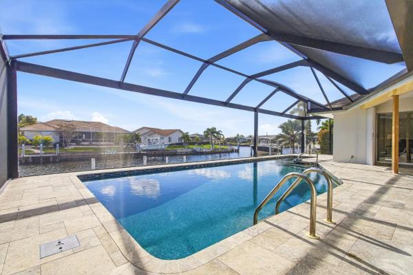 Charm and Old Florida Vibe , Heated Pool & Spa - Villa Parisian Paradise - Roelens, Prenota  Hotel SPA a Florida, SPA
