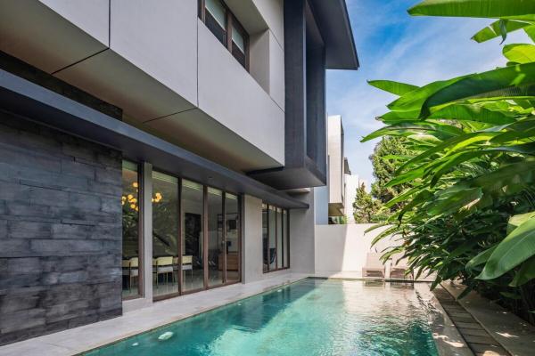 Your Luxury Villa in the South of Jakarta, Reserva ahora  Hoteles con piscina en Banten, Piscina