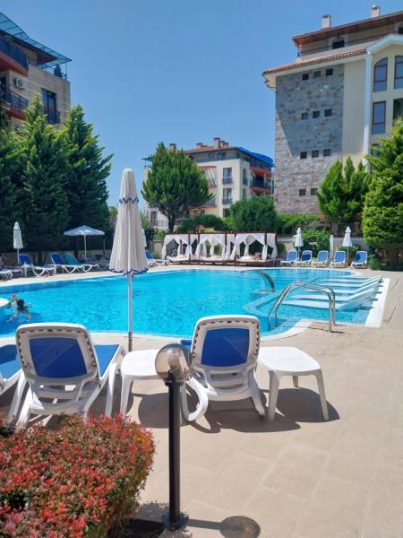 Villa Valencja Apartments Family, Buchen Sie Ferienwohnung Hotels mit Pool in Oblast Burgas, Schwimmbad