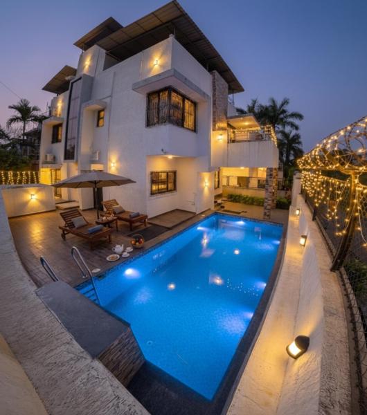 Aarna Villa nr Valvan Dam, Réserver  Hôtels à Maharashtra avec piscine, Piscine