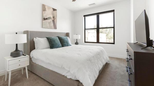 Landing Spectacular 2BD Gym, Buchen Sie  Cleveland Heights Ohio
