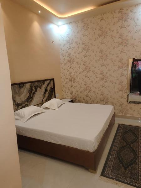 Shree jee Hotel and Resort, Réserver  Hôtels à Maharashtra avec piscine, Piscine