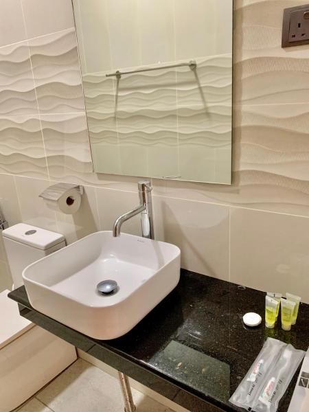Single Room 2 Bed, Prenota  Papar Sabah