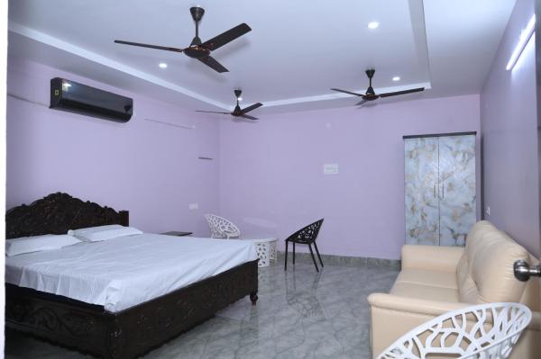 SV FUNCTION HALL AC AND NON AC ROOMs, Réserver  Kadiyam 