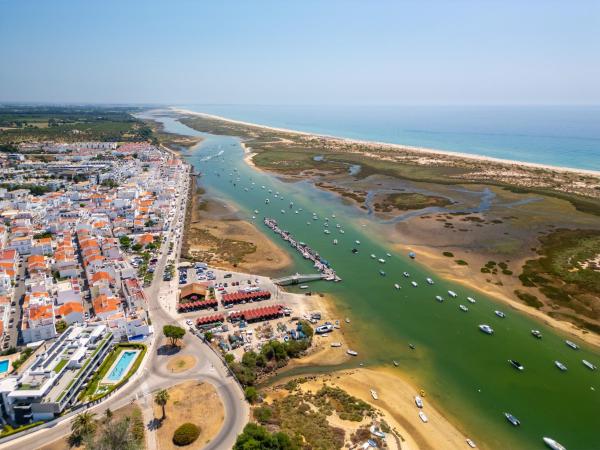 Cabanas Beach T2, Prenota  Hotel a Algarve con parcheggio, Parcheggio