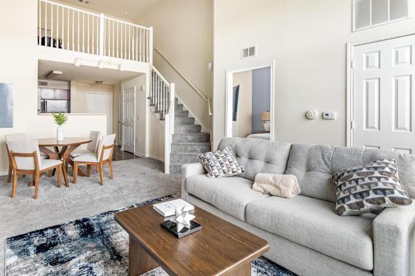 Landing Stunning 2BD Gym, Buchen Sie  New Haven 