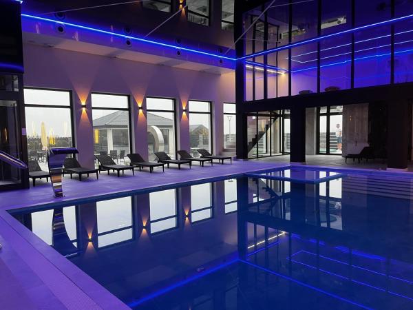 Resort Holiday Home - SPA&Wellness by Noclegi Renters, Buchen Sie  Hotels in Westpommern mit Pool, Schwimmbad