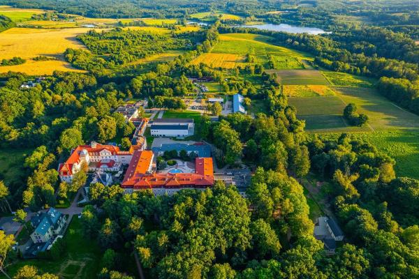Uzdrowisko Połczyn Zdrój - Sanatorium Gryf, Reserva ahora  Hoteles en Pomerania Occidental con piscina, Piscina