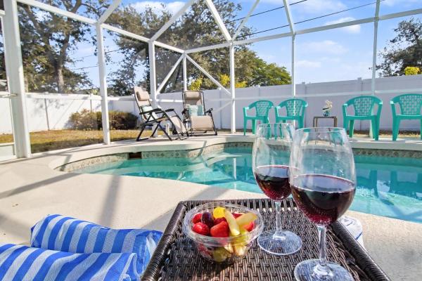 2BR Villa w Heated Pool Sleeps 6 Near Venice Beach, Buchen Sie  Hotels in Venedig mit Pool, Schwimmbad
