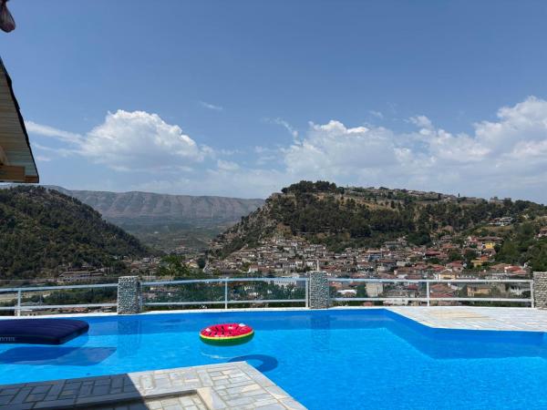 Town View Berat, Buchen Sie  Hotels mit Pool in Berat, Schwimmbad