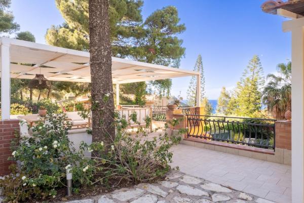 Villa Azzurra, Buchen Sie  Hotels in Sizilien mit Parkplatz, Parkplätze