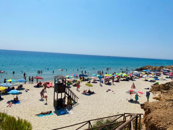 Rainbow House Pinus Village, Buchen Sie  Hotels in Forte Village mit Parkplatz, Parkplätze