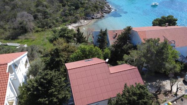 Beach apartments Potočnica, Pag, Reserva ahora Apartamento Hoteles en Kvarner con aparcamiento, Aparcamiento
