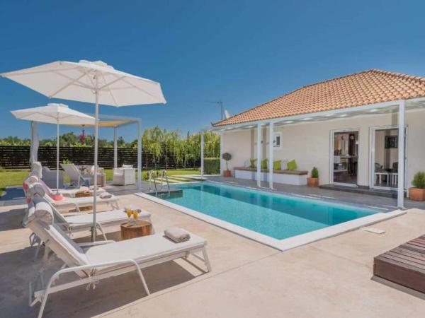 Villa in Zakynthos with Pool & Near Tsilivi Beach, Book  Vanato Zakynthos