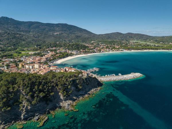Appartamenti Dunelba - Goelba, Reserva ahora  Hoteles en Elba con aparcamiento, Aparcamiento