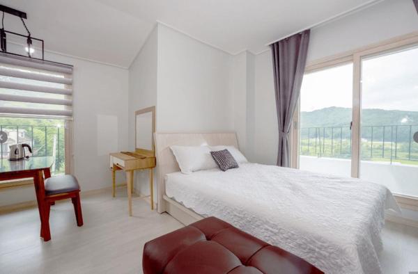 Gangneung Luluberry Pension, Prenota  Hotel a Gangwon-Do con parcheggio, Parcheggio