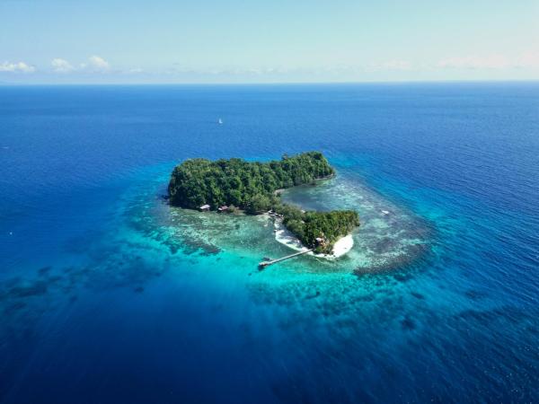 Bolilanga Island Resort - Togean Island, Prenota  Hotel a Sulawesi con parcheggio, Parcheggio