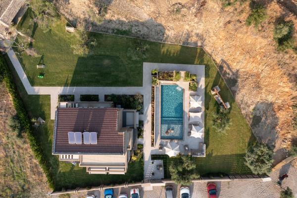 Pournari Mountain Rooms, Buchen Sie  Hotels mit Pool in Toroni, Schwimmbad