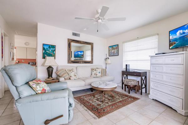 Villa 9 - Aloha Kai Vacation Villas, Buchen Sie  Hotels in Siesta Key mit Parkplatz, Parkplätze