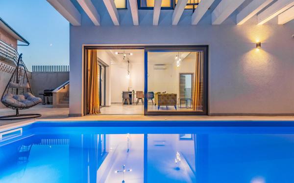 Villa RougeMarin - Marin with private pool, Reserva ahora  Hoteles en Pula con aparcamiento, Aparcamiento