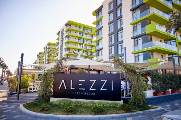 SUNSHINE PLACE ApartHotel Pool & Spa Mamaia Nord, Prenota  Hotel con piscina a Mamaia-Sat, Piscina