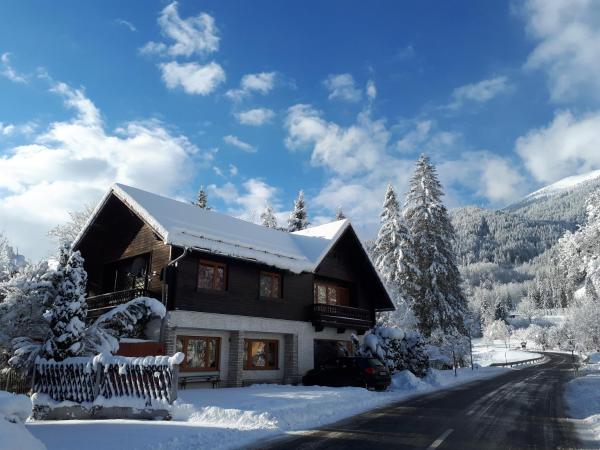 Adventure House, Prenota  Hotel a Stiria con parcheggio, Parcheggio
