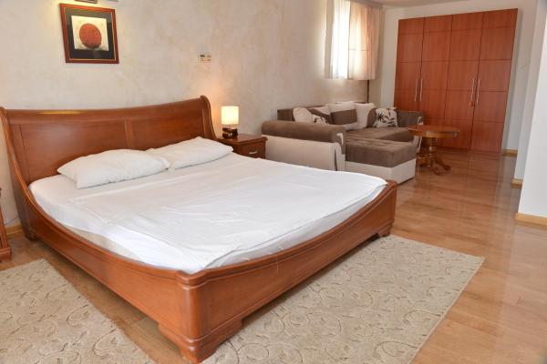 Apartment and Rooms In Club, Réserver Appartement Inđija Vojvodina