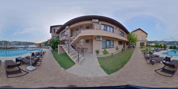 MELBA 3 flori cazanele Dunarii, Réserver  Hôtels avec piscine à Dubova, Piscine