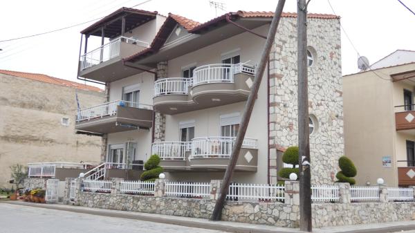 Villa George Giov, Prenota  Sarti 