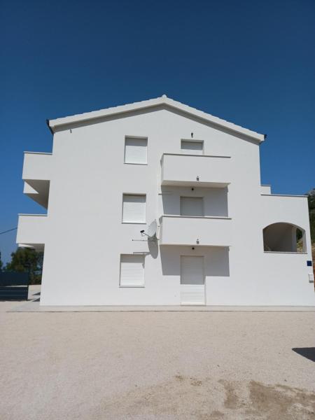 APARTMANI JELIĆ, Buchen Sie  Hotels in Gespanschaft Split-Dalmatien mit Pool, Schwimmbad