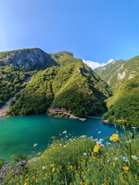 Riverside Komani Lake, Reserva ahora  Koman Shkoder County