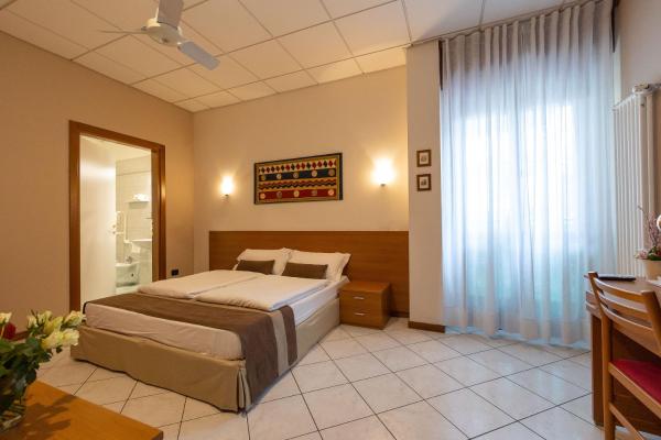 La Mimosa Lazise, Prenota  Hotel a Veneto con parcheggio, Parcheggio