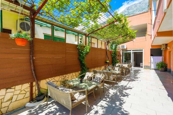 Apartments Gavran 2, Buchen Sie Ferienwohnung Hotels in Gespanschaft Split-Dalmatien mit Parkplatz, Parkplätze