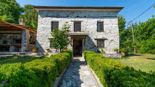 Μountain Whispers, Reserva ahora  Hoteles en Tesalia con aparcamiento, Aparcamiento